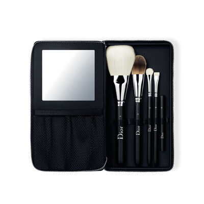 BACKSTAGE POUCH BRUSH ( 4 BROCHAS + 1 DELINEADOR NEGRO)